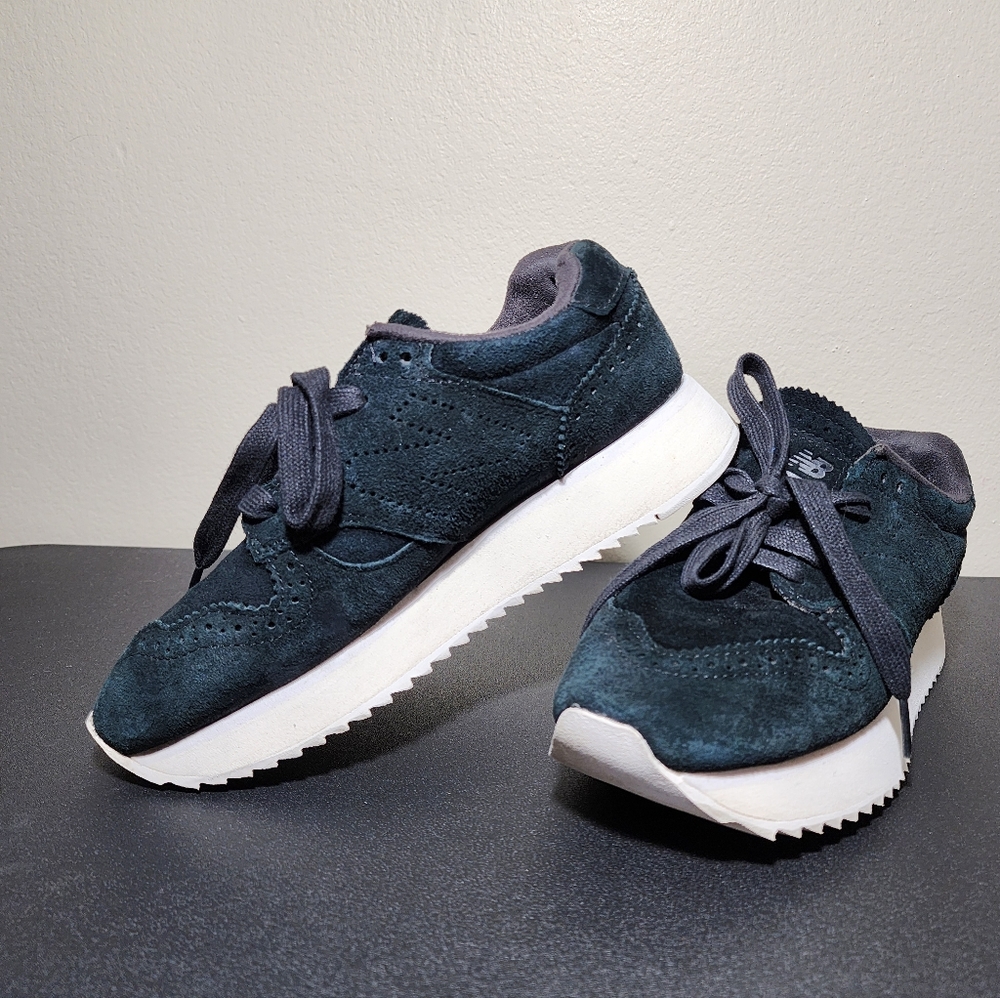 New Balance 520 Classic Running Black Suede Shoes Women’s Size 5.5